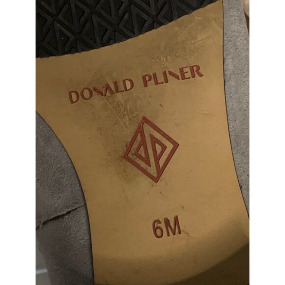 Donald J Pliner Rehbel 2 Gray Suede Pewter Studs Loafer Size 6M - Picture 8 of 8